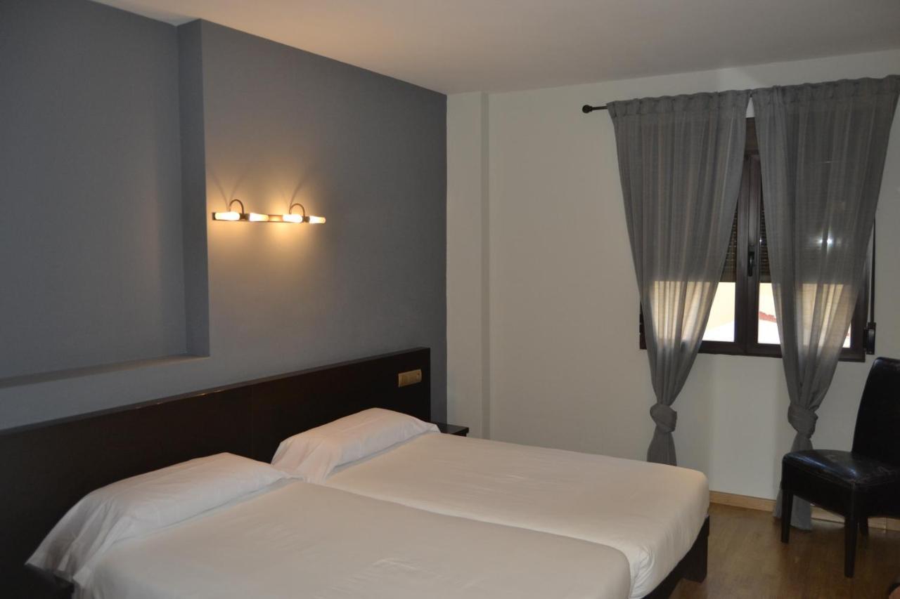 Hotel El Tratado Tordesillas Esterno foto